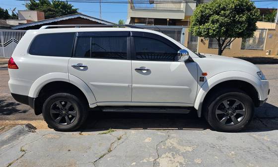 MITSUBISHI PAJERO DAKAR 3.5 HPE 7 LUGARES 4X4 V6 24V FLEX 4P AUTOMÁTICO MITSUBISHI PAJERO DAKAR 3.5 HPE 7 LUGARES 4X4 V6 24V FLEX 4P AUTOMÁTICO